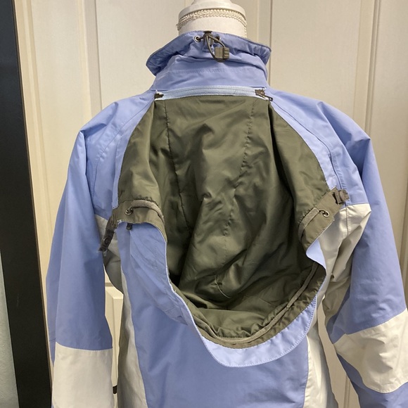 The North Face Women’s Jacket Waterproof HyVent size Medium GREAT condition - Picture 8 of 16